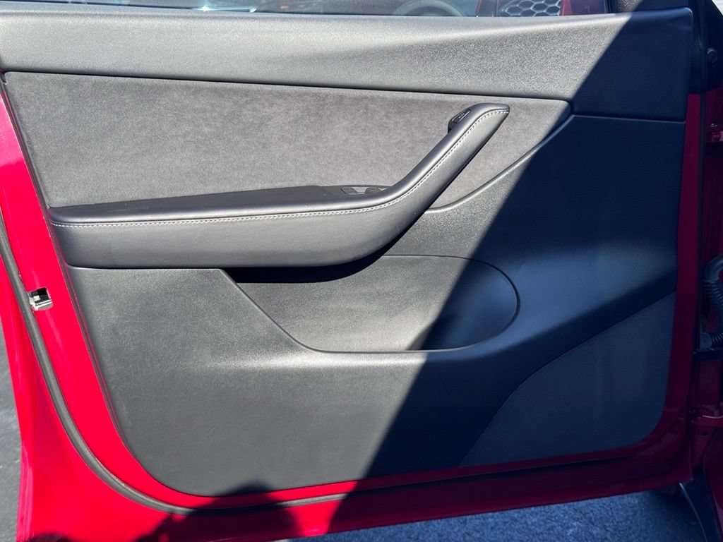 Used 2022 Tesla Model Y Long Range AWD/4WD image 19