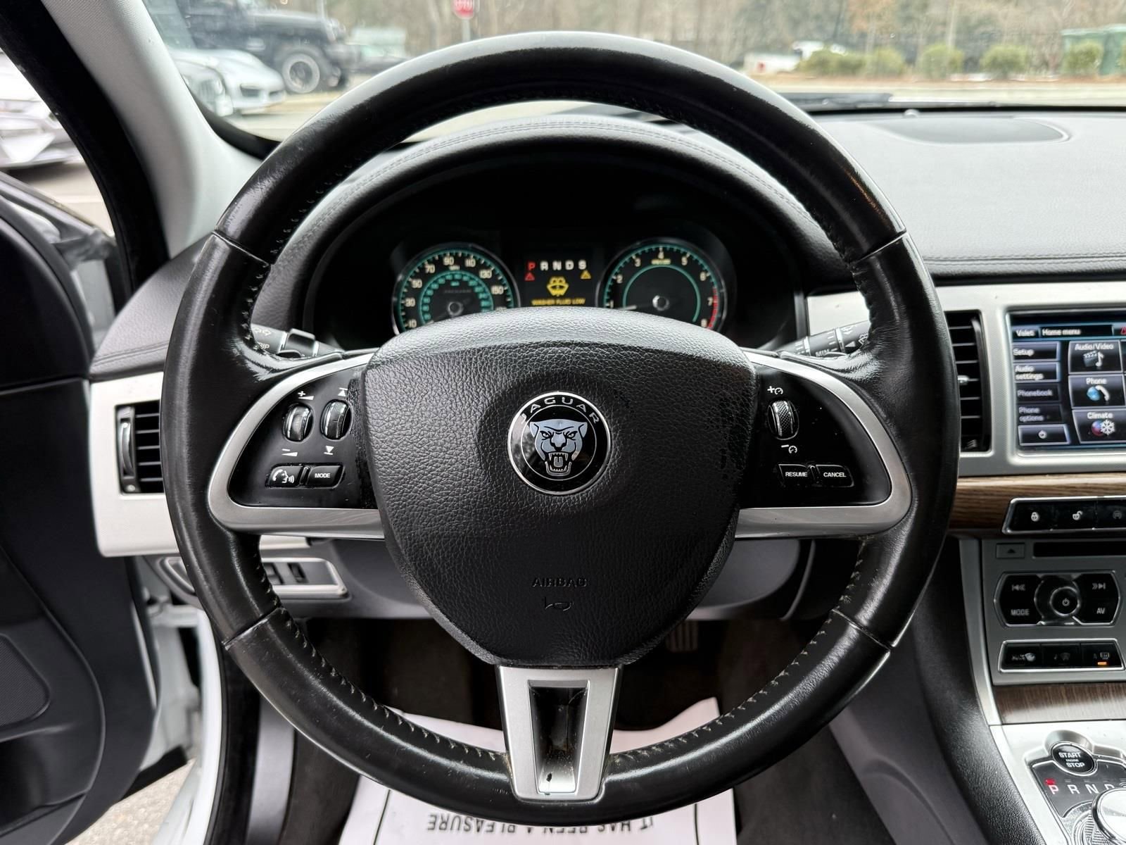 Used 2014 Jaguar XF 3.0 image 32