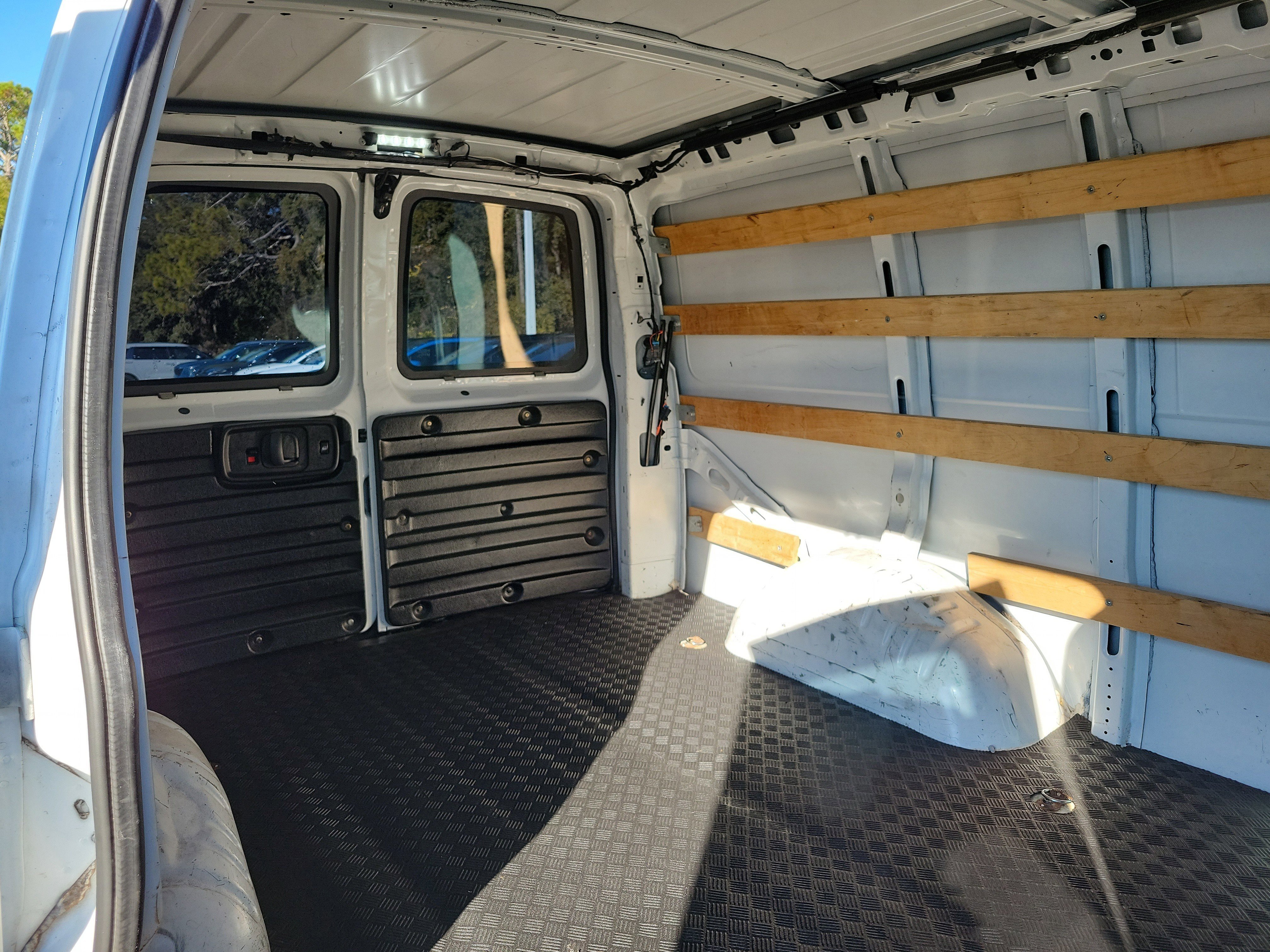 Used 2020 GMC Savana 2500 w/ Driver Convenience Package image 13