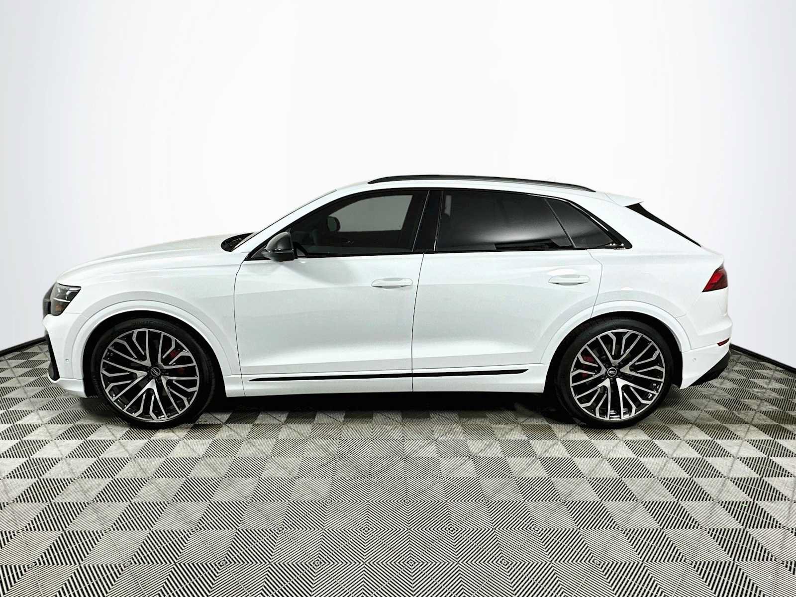 New 2026 Audi SQ8 Prestige AWD/4WD image 4