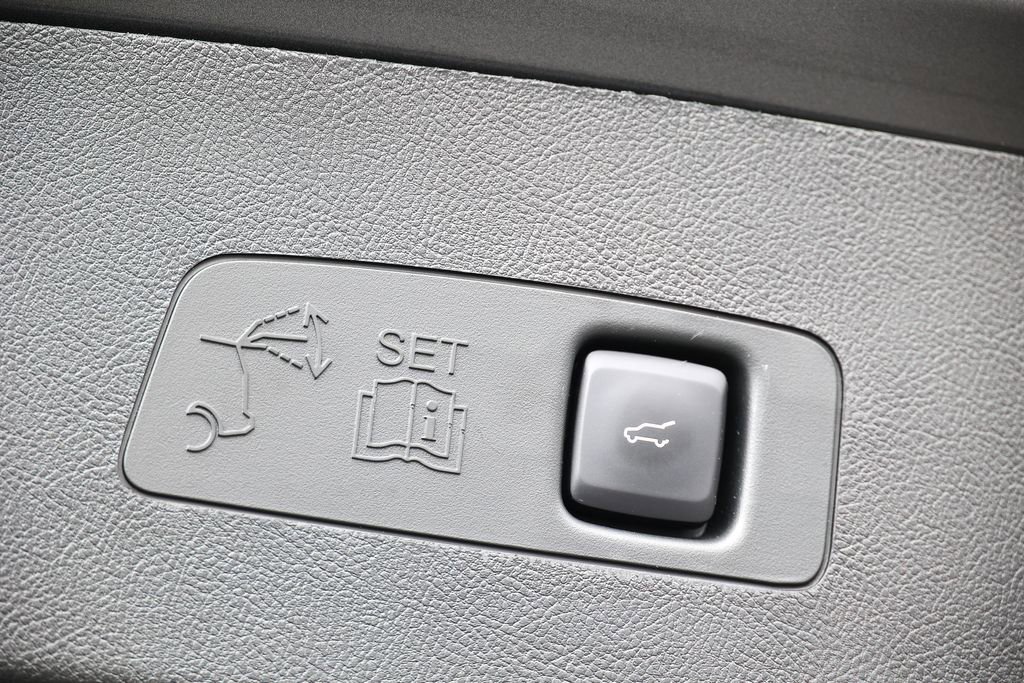 Used 2025 Lincoln Corsair Grand Touring w/ Jet Appearance Package image 39