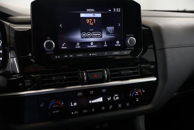 Certified 2025 Nissan Pathfinder SV w/ SV Premium Package image 18