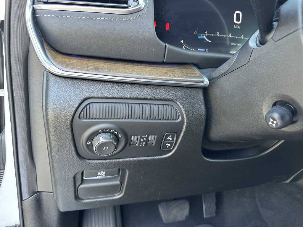 Used 2023 Jeep Grand Wagoneer 4WD image 35