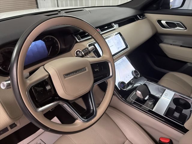 Certified 2022 Land Rover Range Rover Velar R-Dynamic S AWD/4WD image 11