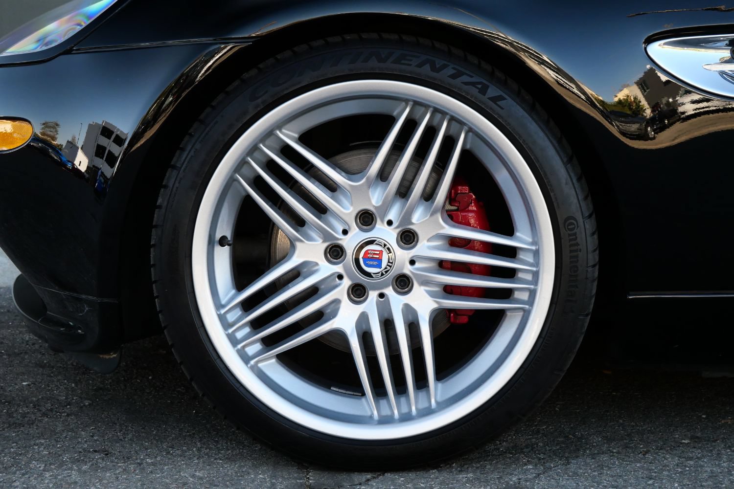 Used 2001 BMW Z8 RWD image 29