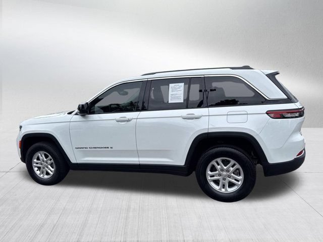 Certified 2023 Jeep Grand Cherokee Laredo AWD/4WD image 9
