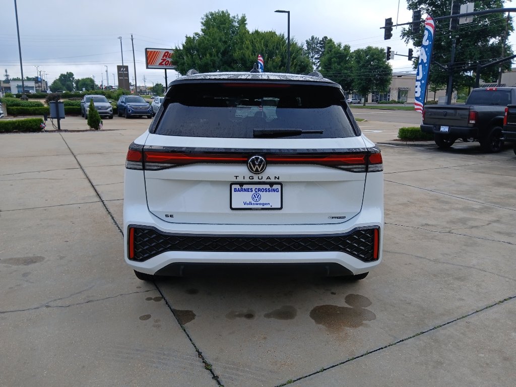 New 2026 Volkswagen Tiguan SE R-Line AWD/4WD image 7