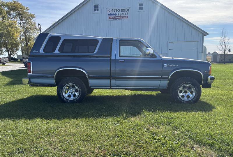 Used 1987 Dodge Dakota 4x4 Regular Cab image 2