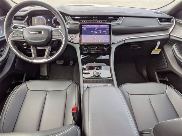 New 2025 Jeep Grand Cherokee Limited w/ Black Appearance Package image 23