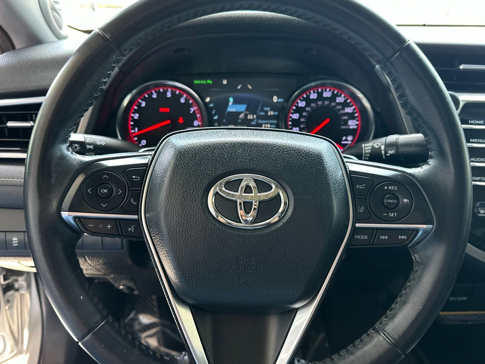 Used 2018 Toyota Camry XSE FWD image 21