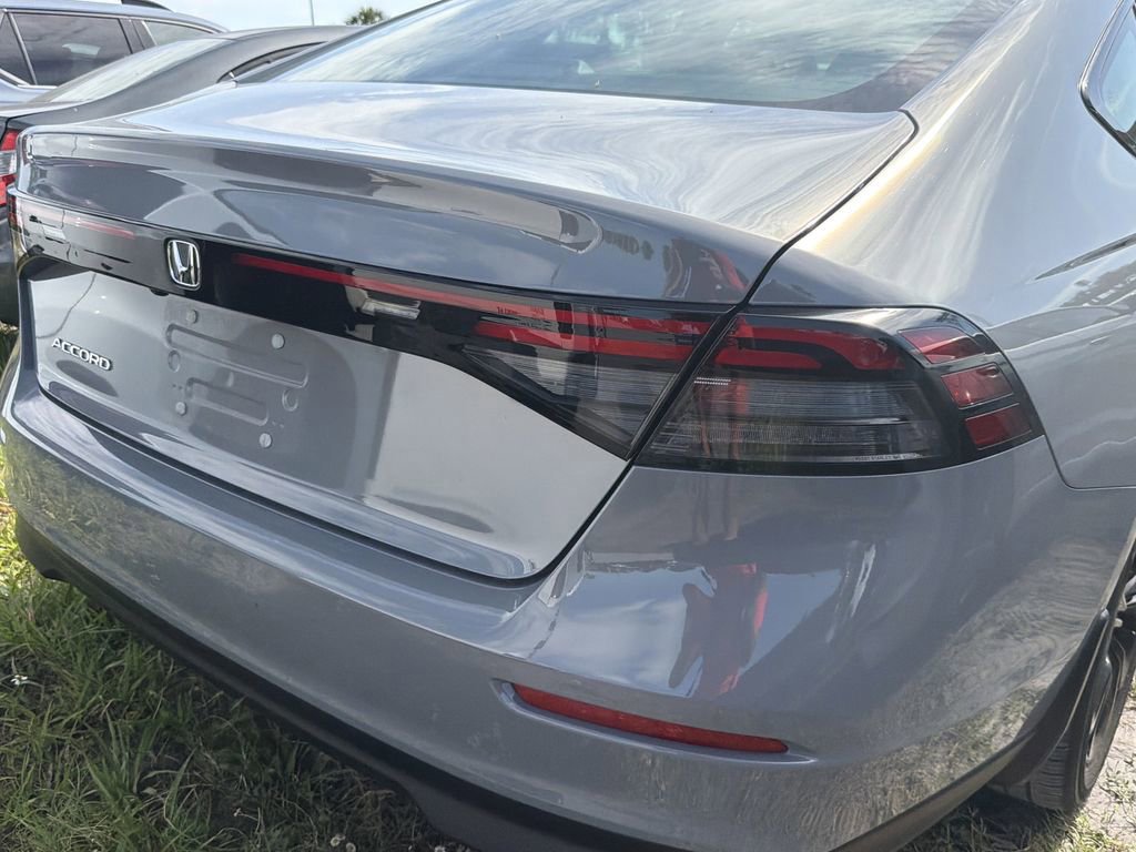 Used 2025 Honda Accord SE image 10
