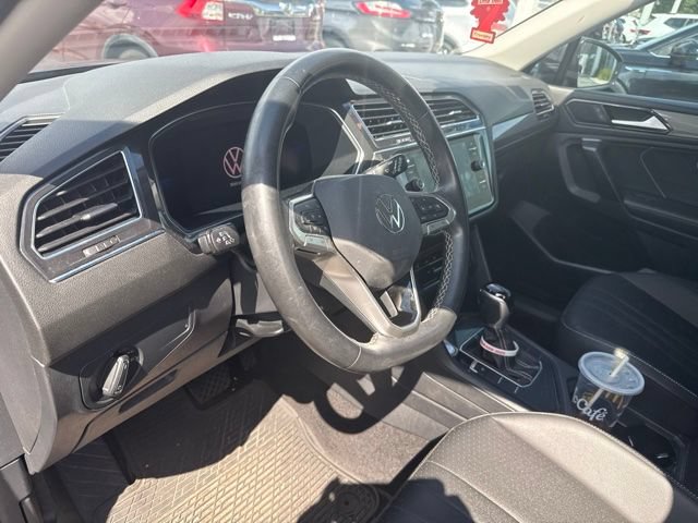Certified 2023 Volkswagen Tiguan SE w/ Panoramic Sunroof Package FWD image 16