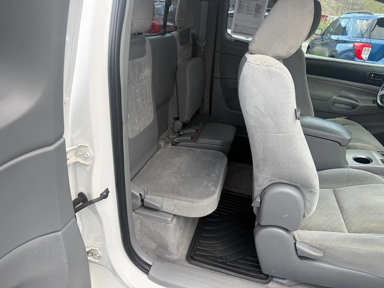 Used 2011 Toyota Tacoma 4x4 Access Cab V6 w/ SR5 Pkg #2 image 10