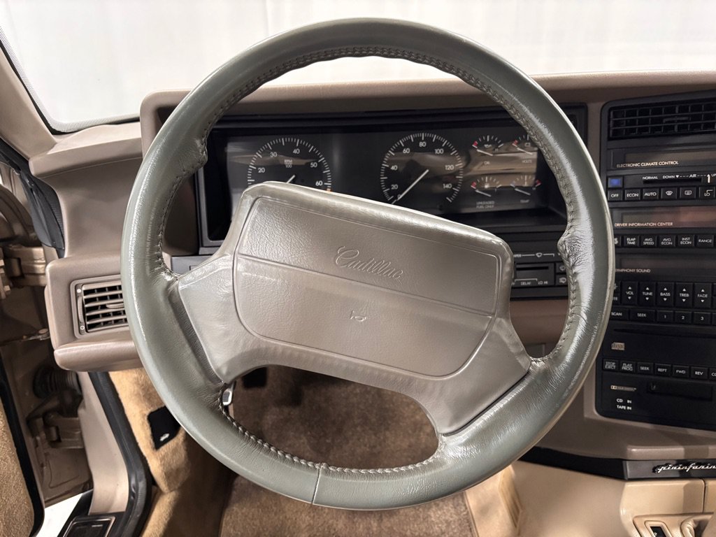 Used 1993 Cadillac Allante FWD image 12