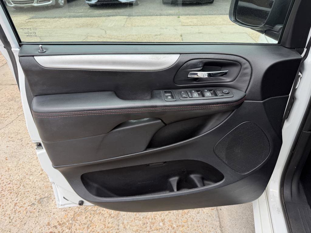Used 2019 Dodge Grand Caravan GT FWD image 13