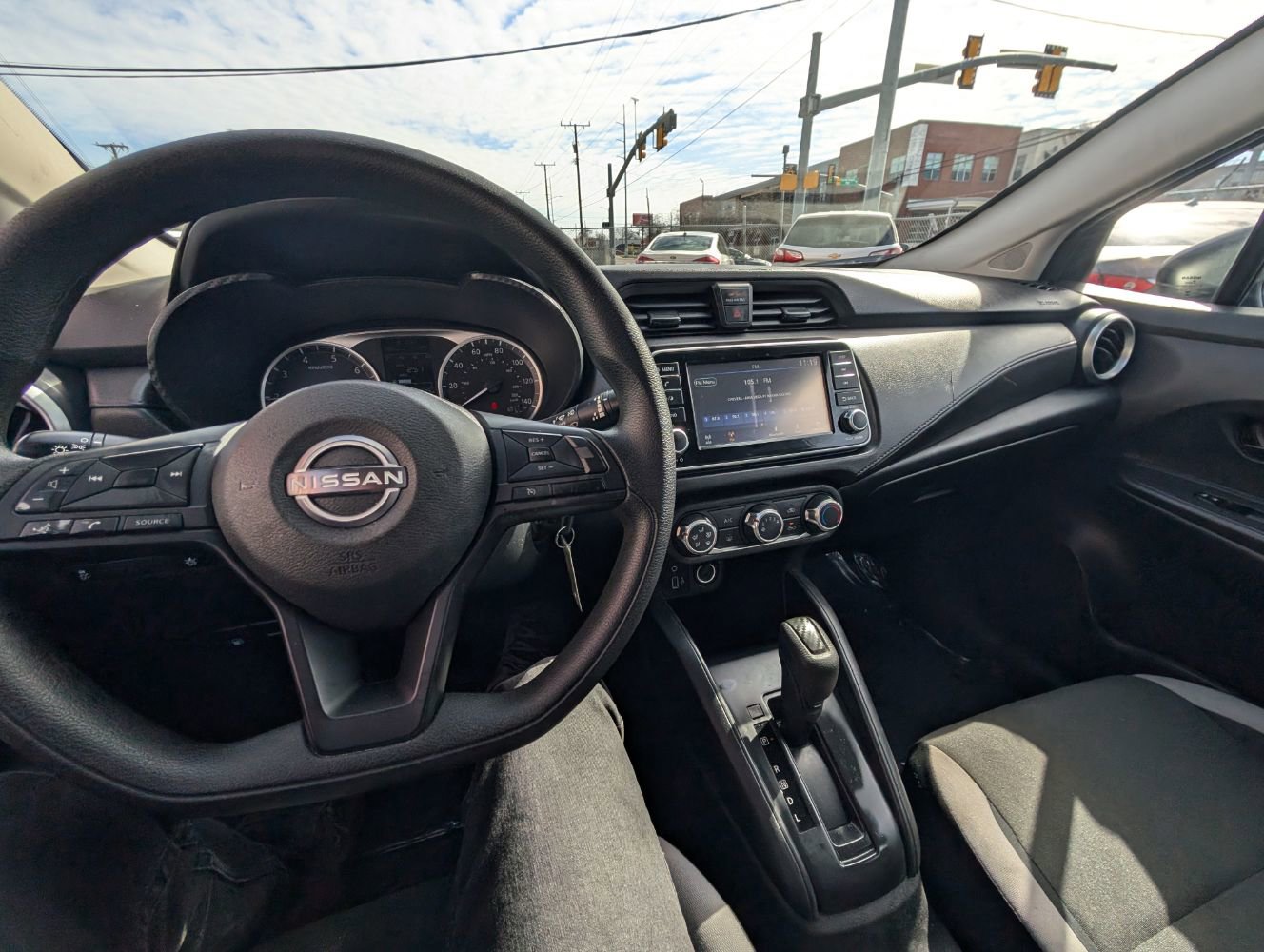 Used 2025 Nissan Versa S w/ Trunk Package image 21