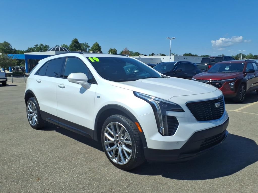 Used 2019 Cadillac XT4 Sport w/ Cold Weather Package AWD/4WD image 3