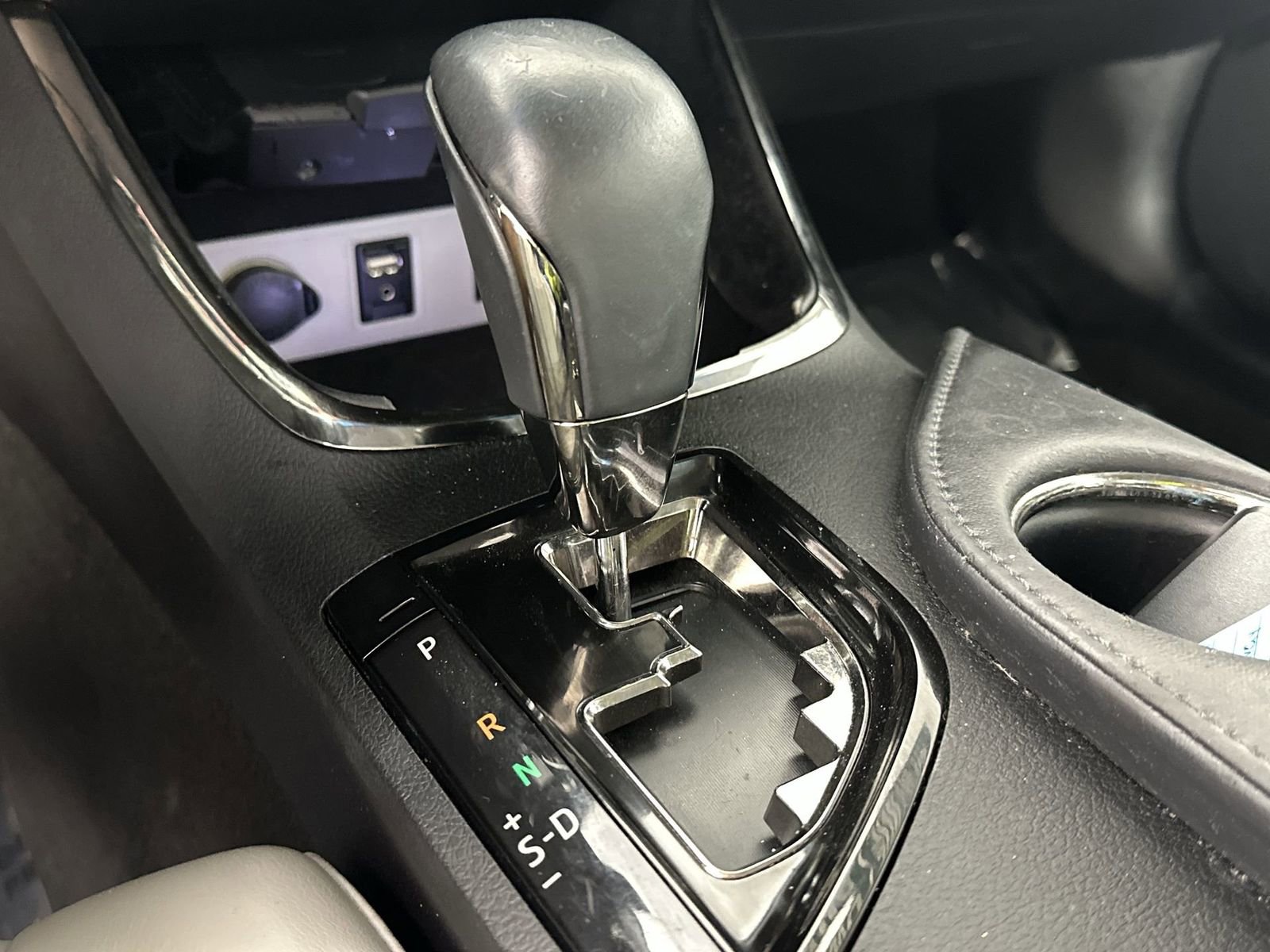 Used 2016 Toyota Avalon Limited w/ Toyota Safety Sense Package image 20