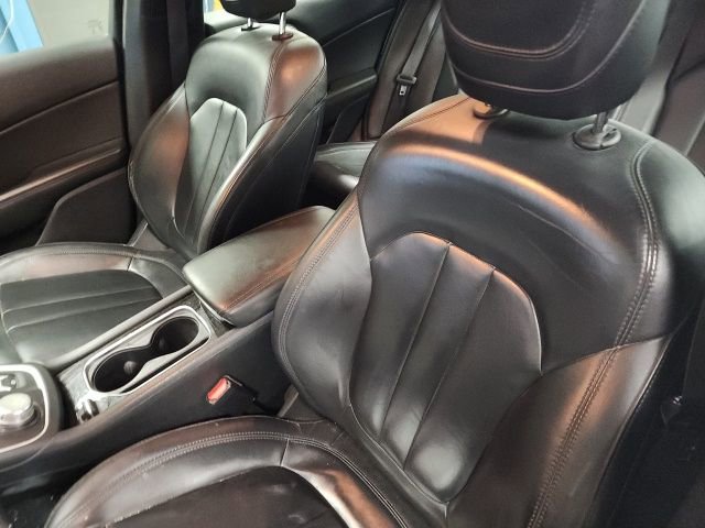 Used 2015 Chrysler 200 C image 10