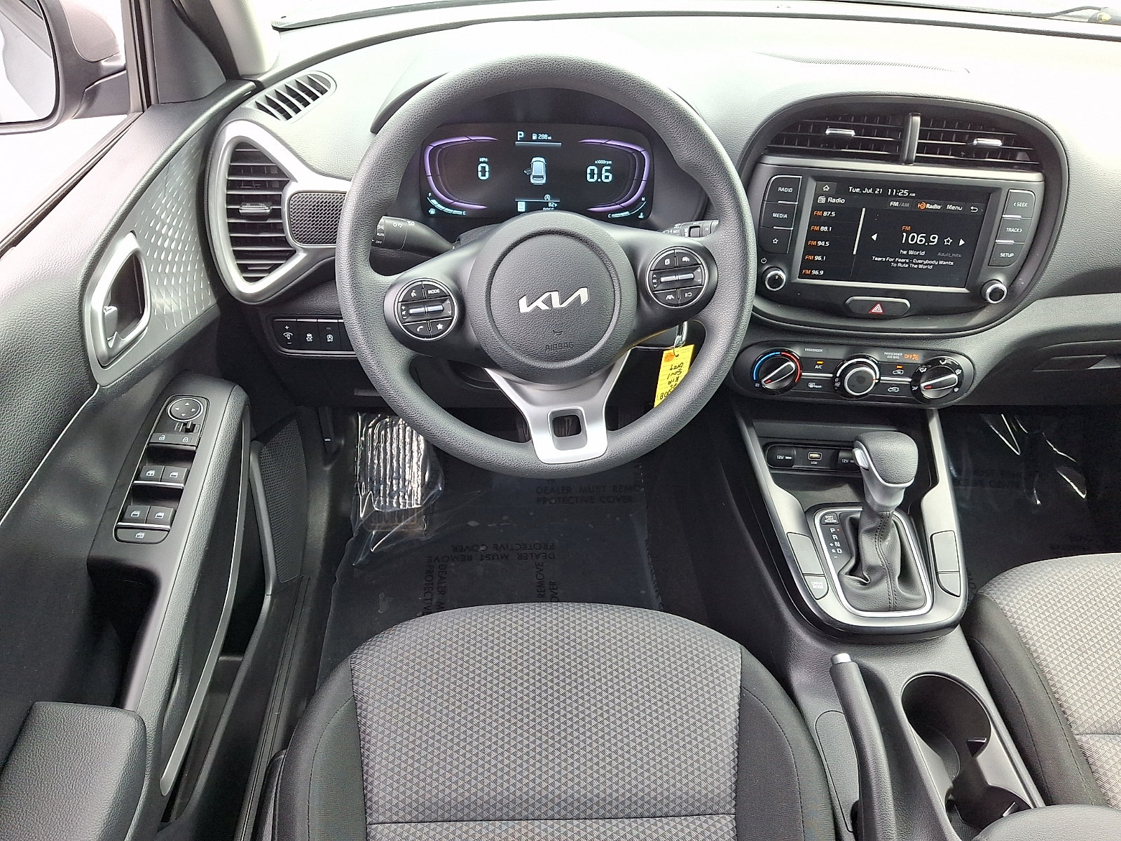 Certified 2025 Kia Soul LX w/ LX Technology Package FWD image 11