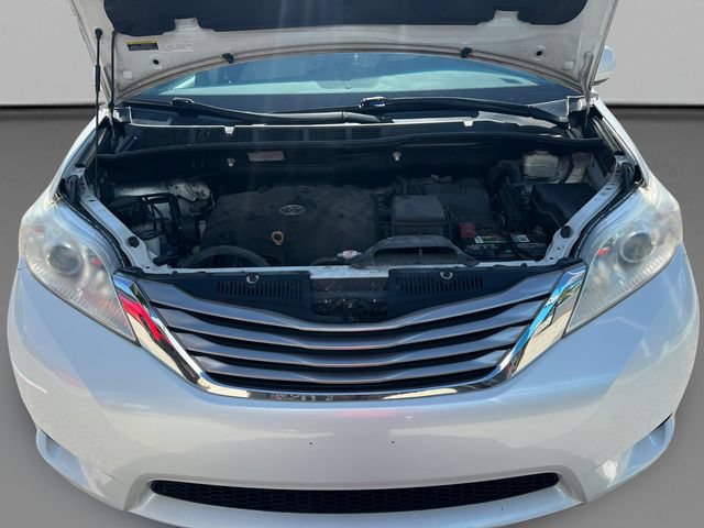 Used 2017 Toyota Sienna XLE w/ XLE Navigation Package AWD/4WD image 20