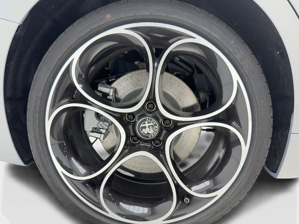 New 2026 Alfa Romeo Giulia w/ Driving Assist Package image 35