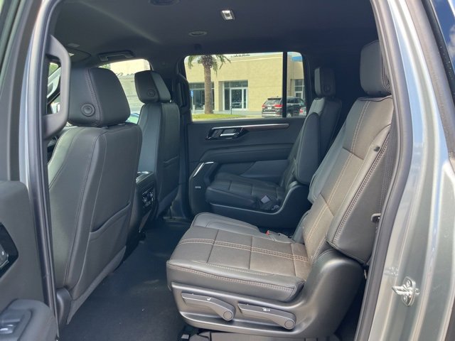 New 2026 Chevrolet Suburban High Country image 40