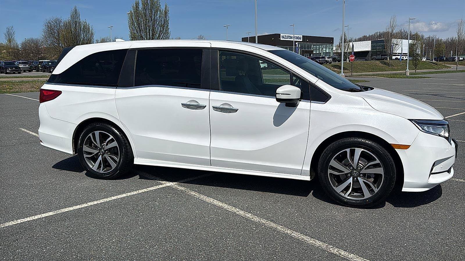 Used 2024 Honda Odyssey Touring image 3