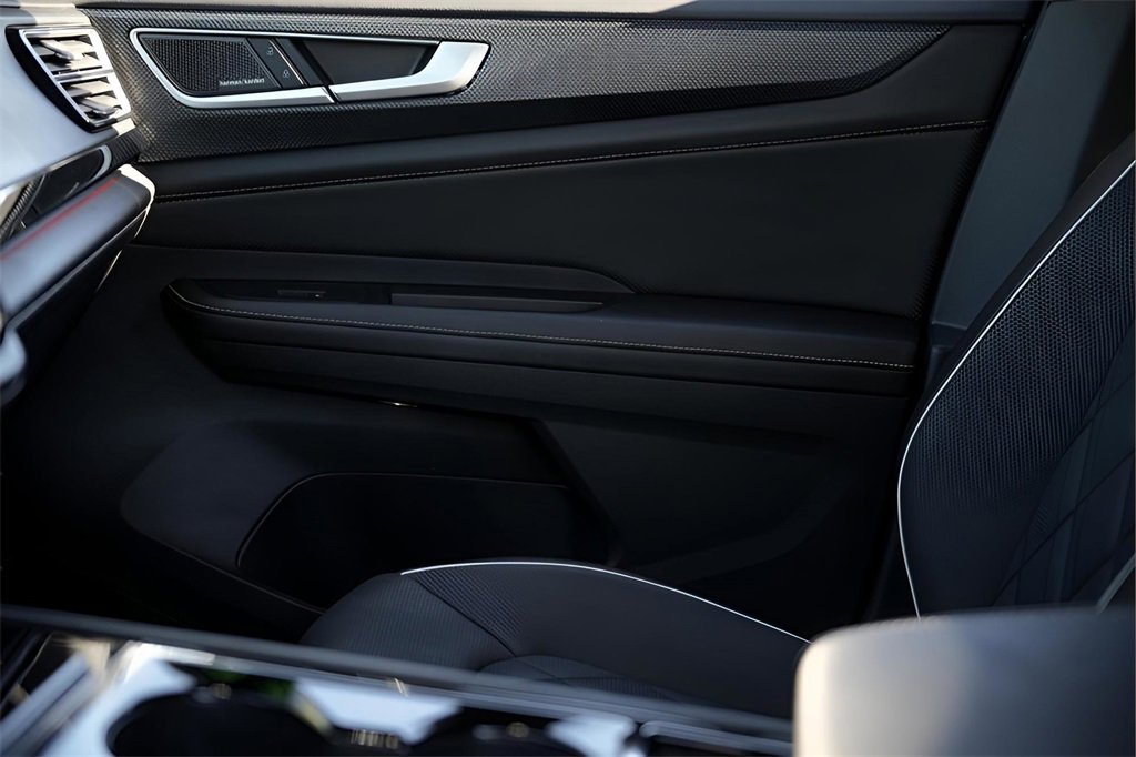 Used 2024 Volkswagen Atlas Cross Sport SEL Premium R-Line image 10