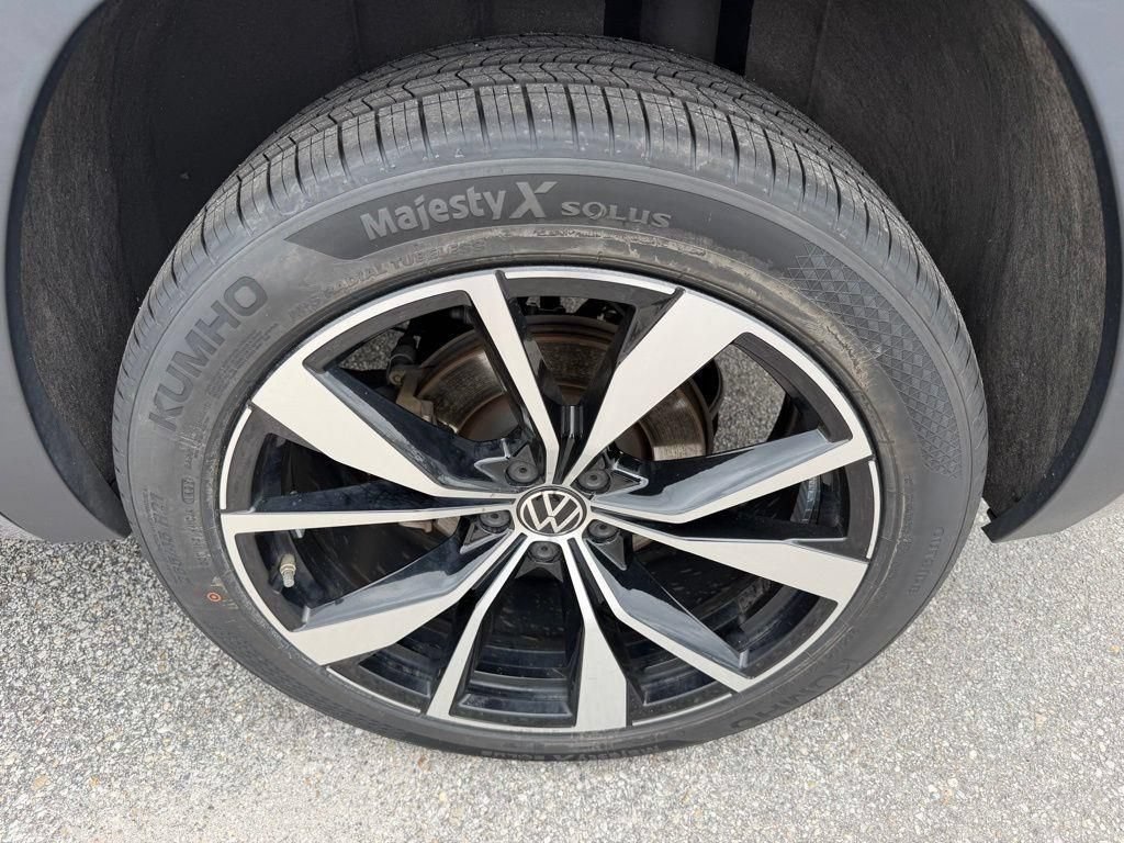 Used 2024 Volkswagen Atlas SEL Premium R-Line AWD/4WD image 26