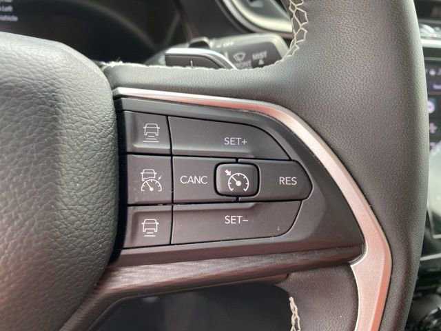 Used 2023 Jeep Grand Cherokee L Laredo w/ Luxury Tech Group I AWD/4WD image 23