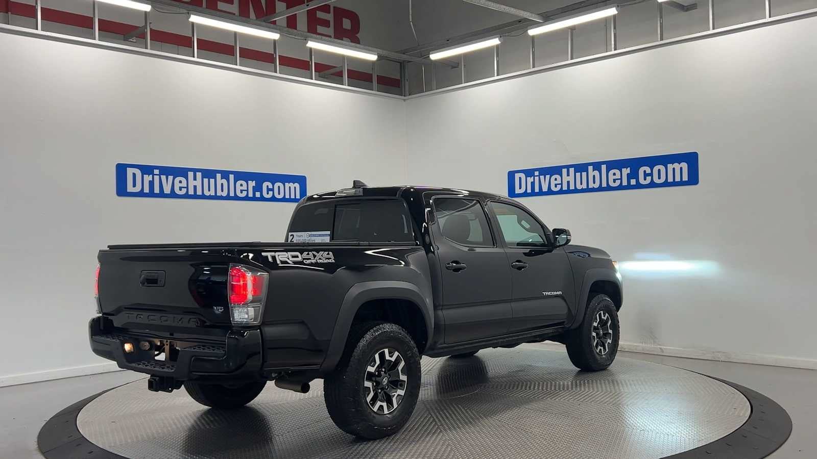 Used 2023 Toyota Tacoma TRD Off-Road w/ Advanced Technology Package AWD/4WD image 8