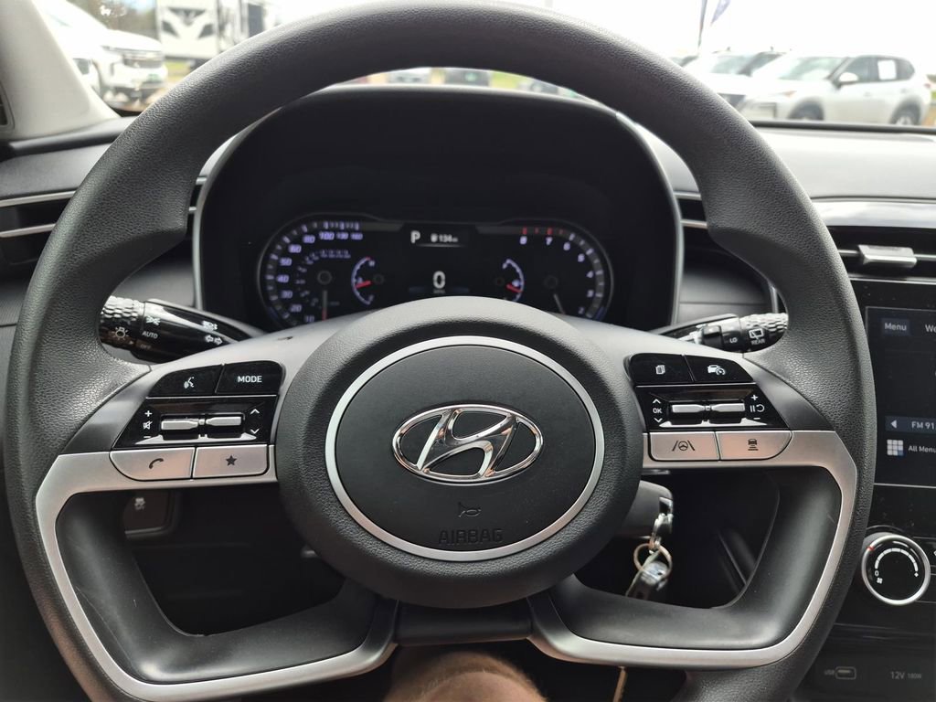 Used 2024 Hyundai Tucson SE image 18