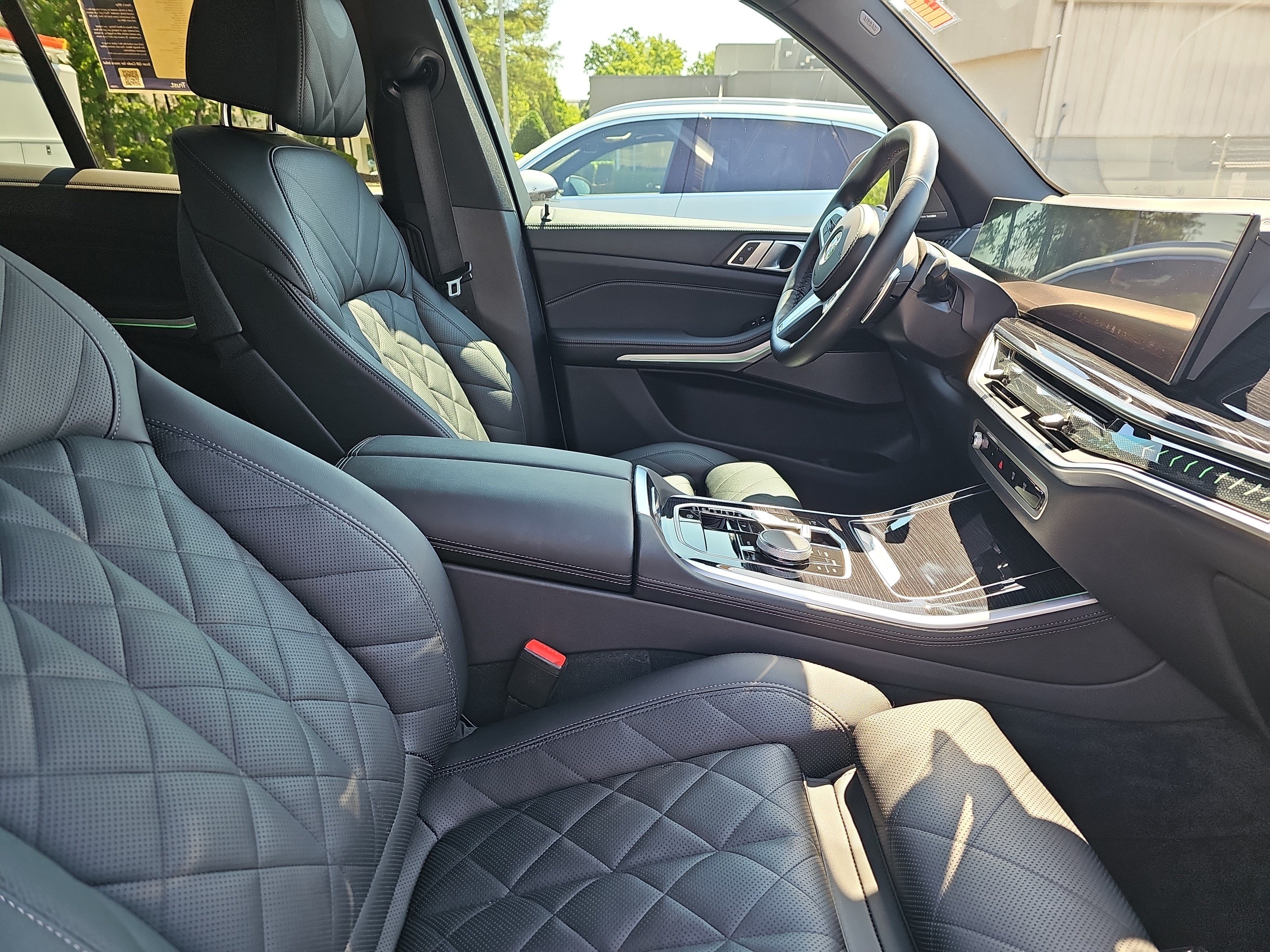 Certified 2024 BMW X5 xDrive40i w/ M Sport Package AWD/4WD image 11