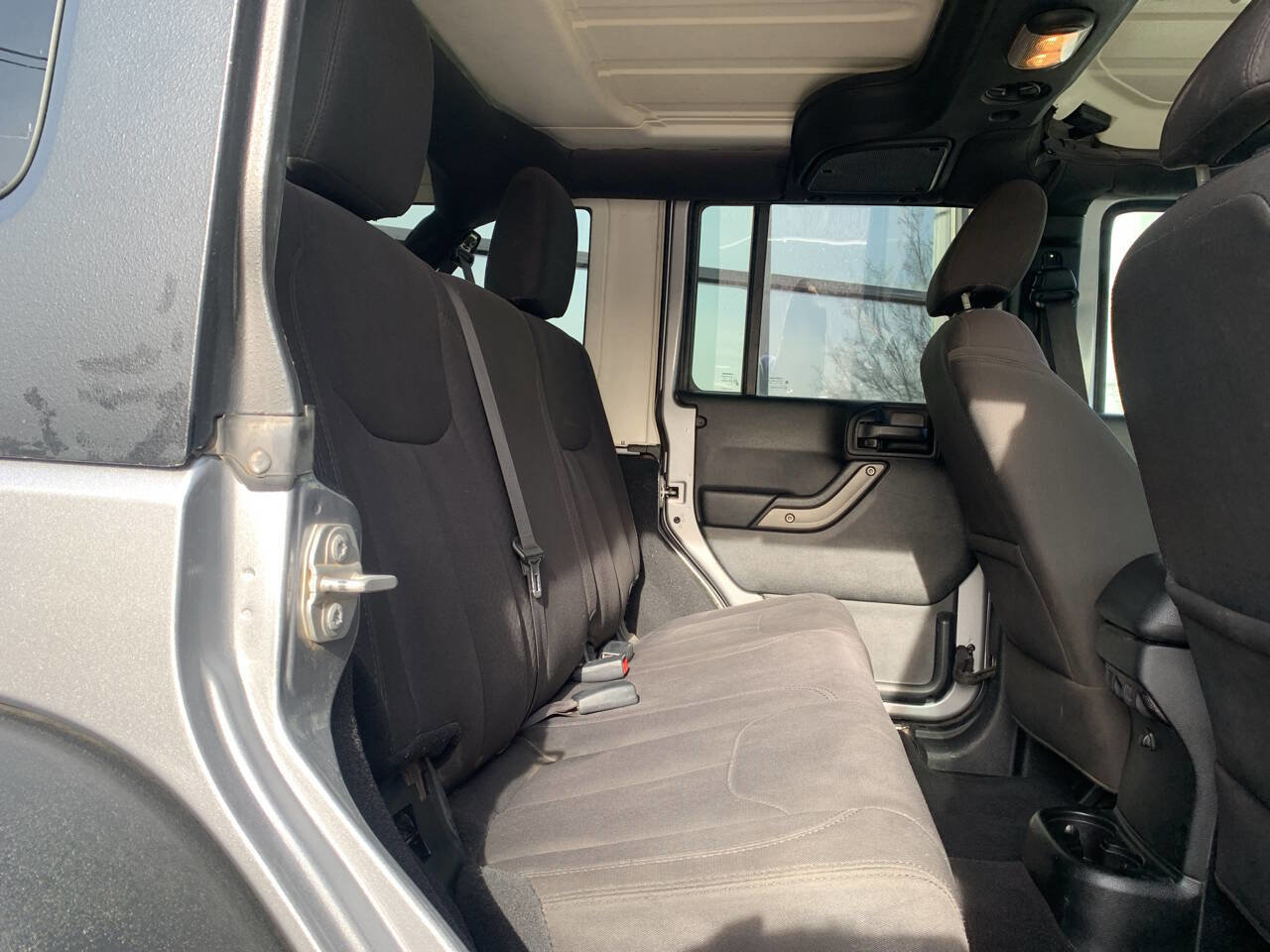 Used 2018 Jeep Wrangler Unlimited Sport S image 11