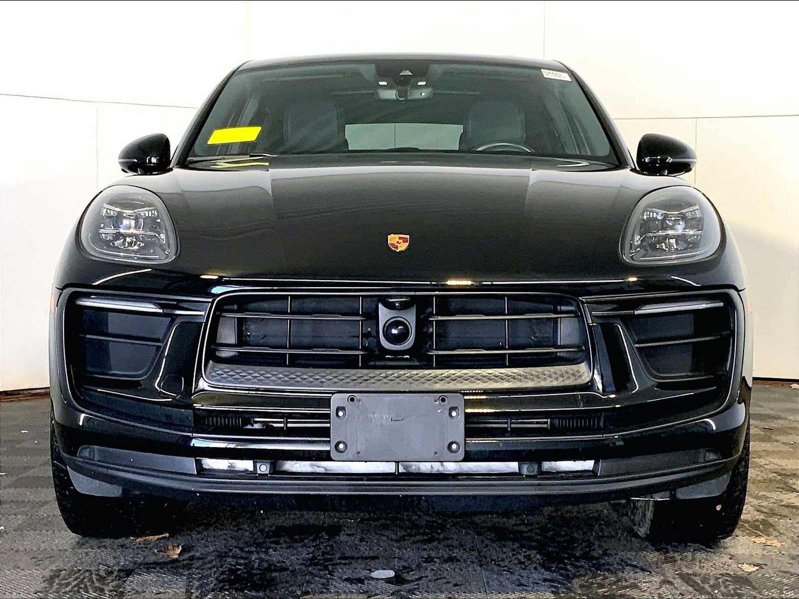 Certified 2023 Porsche Macan image 10