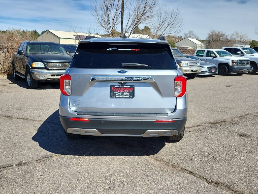 Used 2022 Ford Explorer XLT w/ Equipment Group 202A RWD image 5