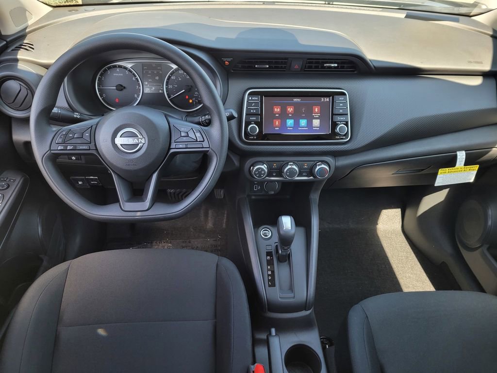 New 2025 Nissan Kicks Play S FWD image 6