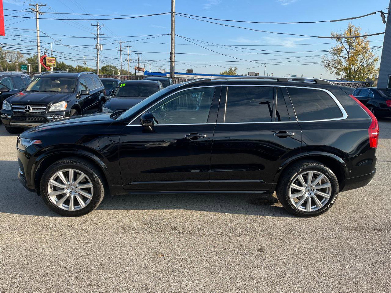 Used 2016 Volvo XC90 T8 Momentum AWD/4WD image 2