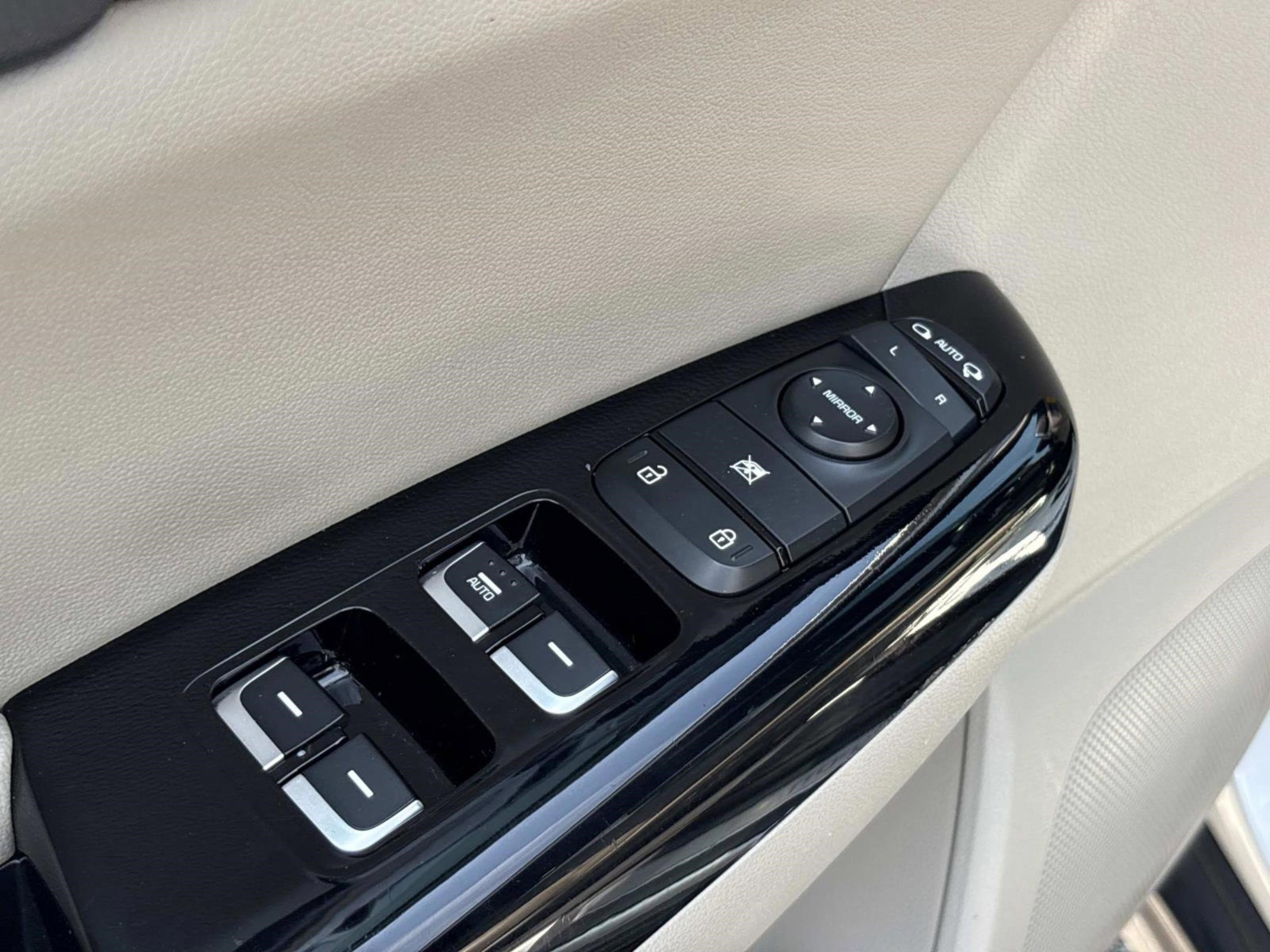 Used 2022 Kia Sportage Nightfall Edition w/ Nighfall AWD Premium Package image 21