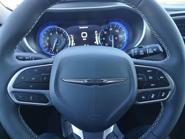 New 2026 Chrysler Pacifica Select image 32