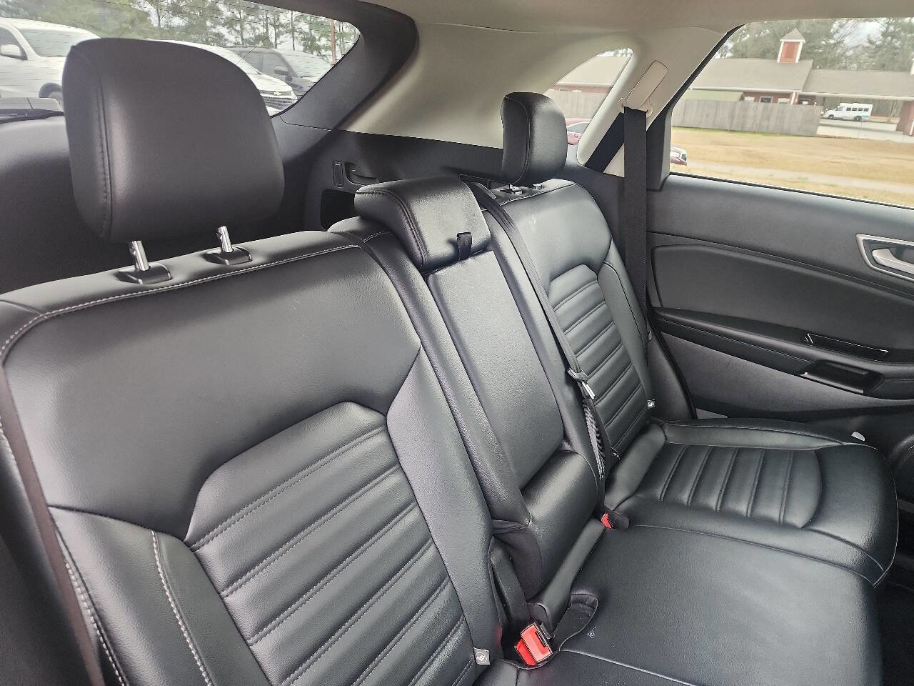 Used 2020 Ford Edge SEL image 17