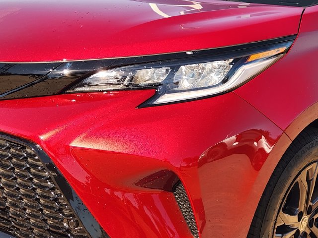 New 2026 Toyota Sienna XSE AWD/4WD image 6