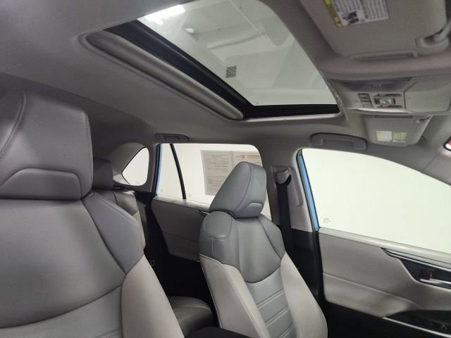 Certified 2021 Toyota RAV4 XLE Premium image 6