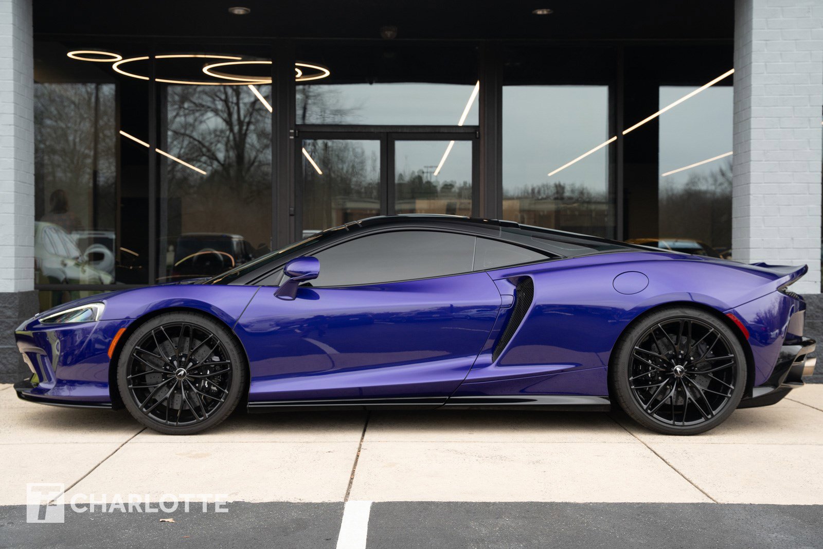 Used 2022 McLaren GT image 10