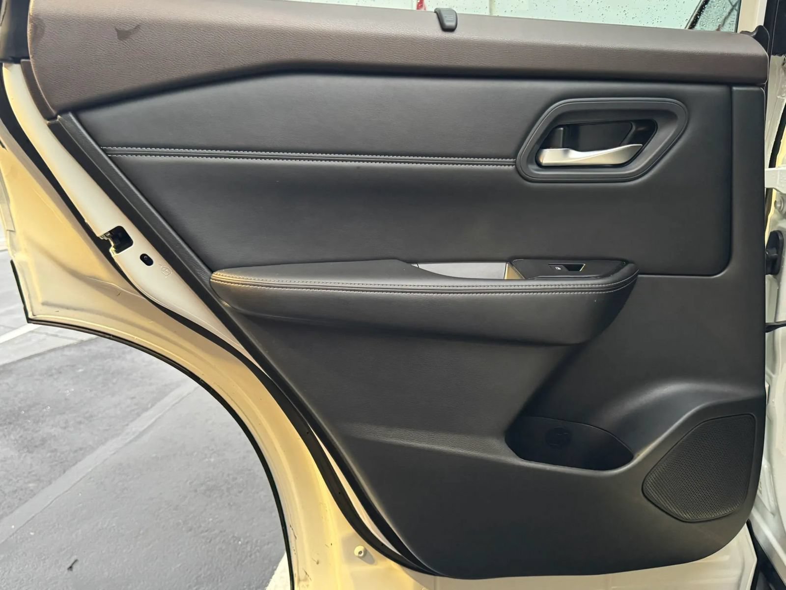 Used 2023 Nissan Rogue SV w/ SV Premium Package FWD image 16