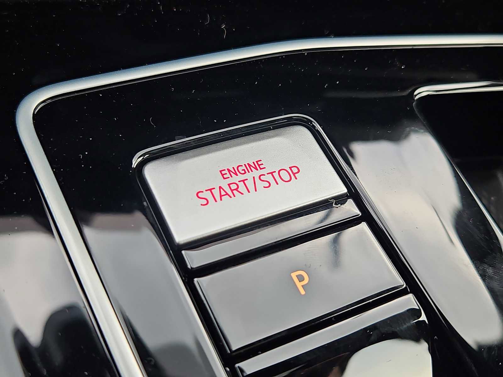 New 2025 Volkswagen GTI SE FWD image 13