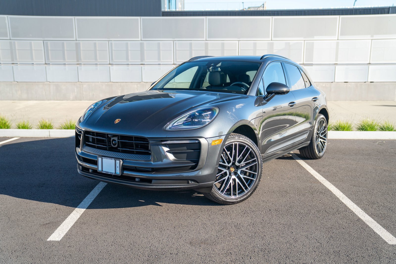 Certified 2026 Porsche Macan AWD/4WD image 1