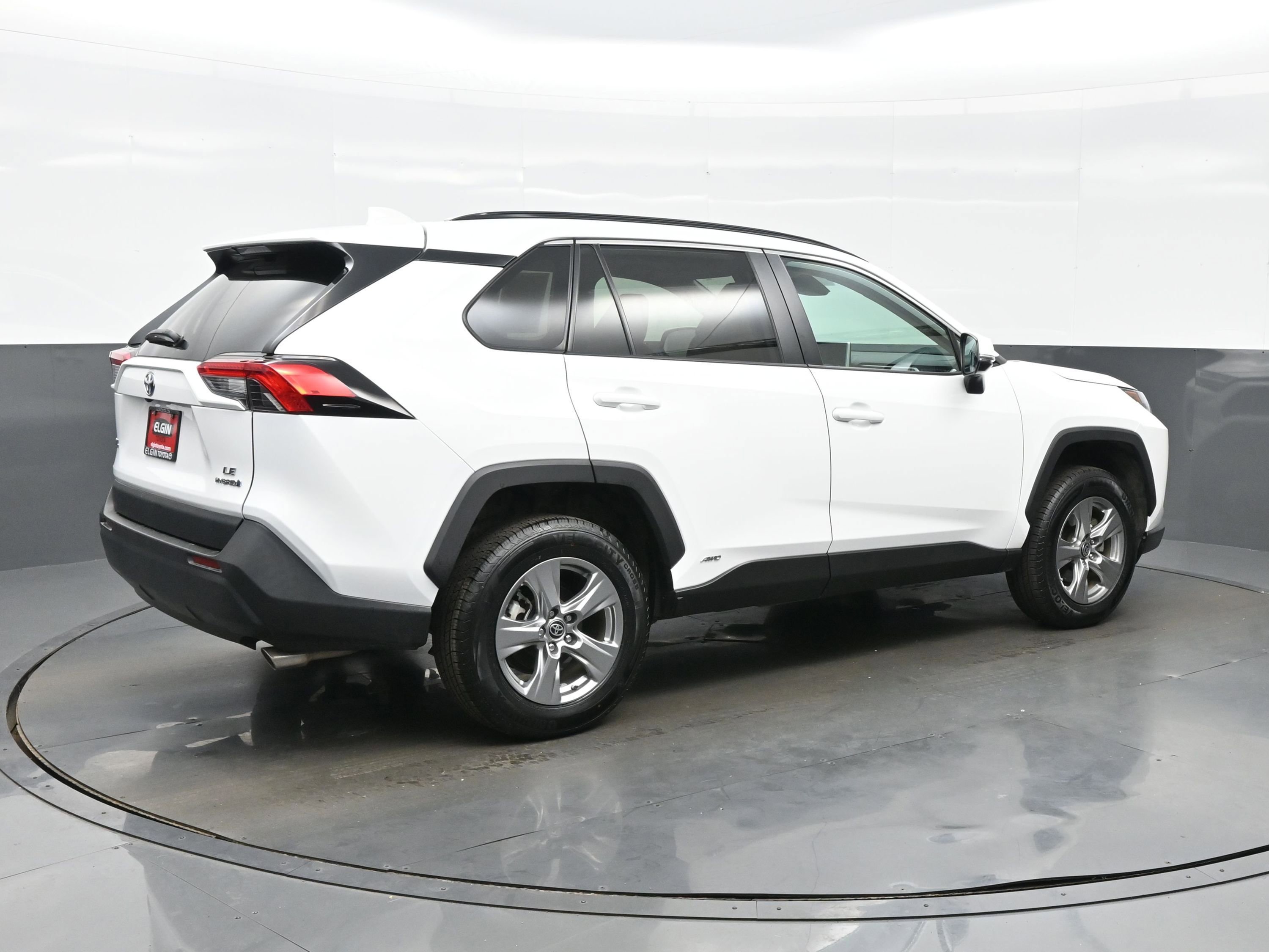Used 2024 Toyota RAV4 LE AWD/4WD image 6