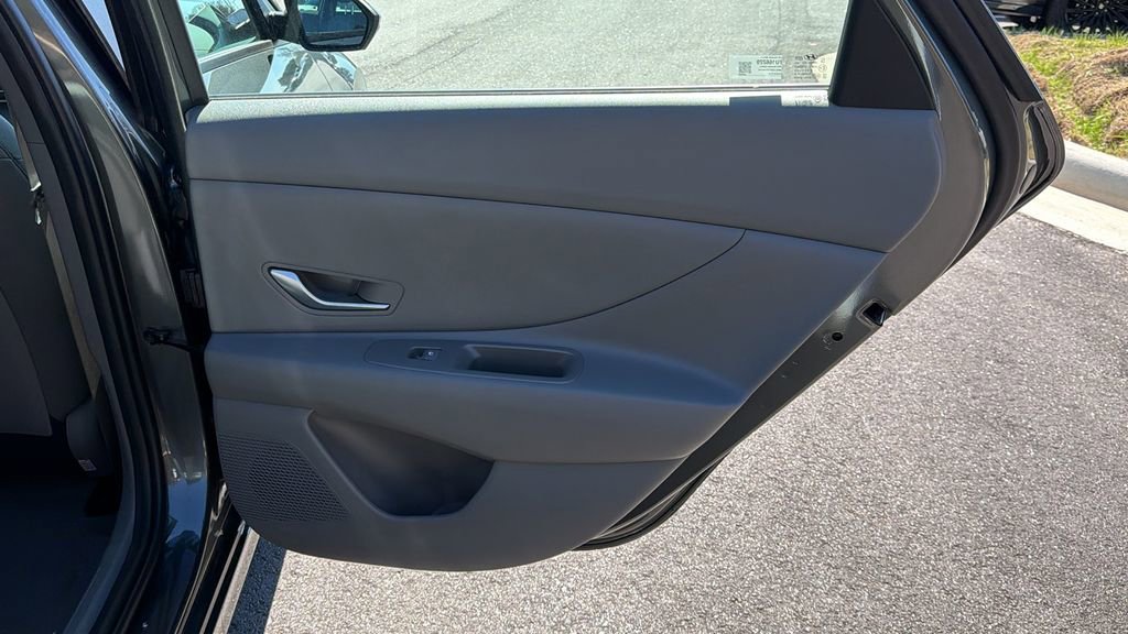 New 2026 Hyundai Elantra SE image 16